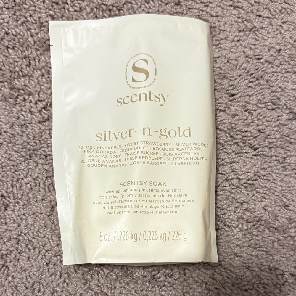 Scentsy Silver-N-Gold Soak with Golden Pineapple and Sweet Strawberry
